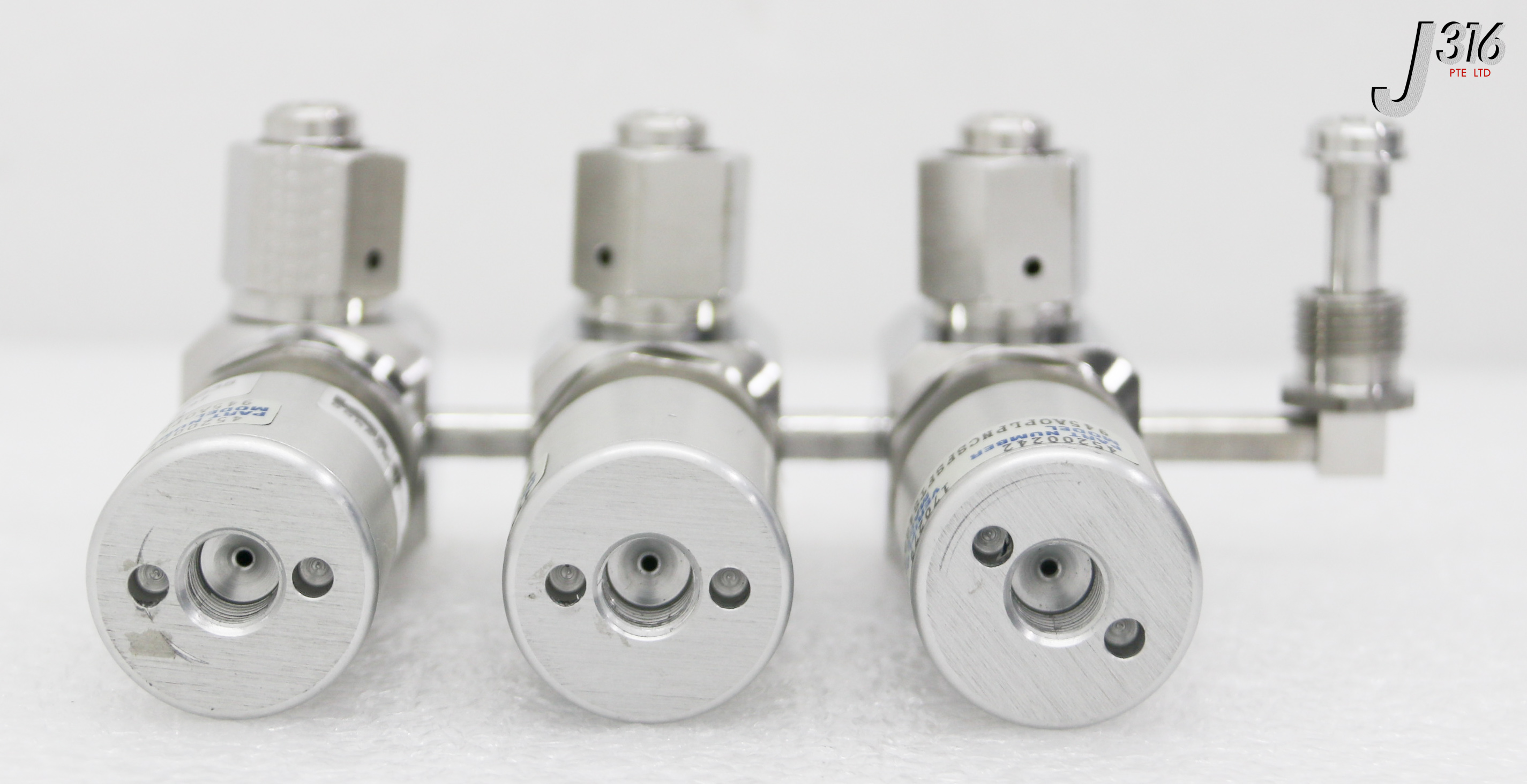 36331 APPLIED MATERIALS 4-WAY WELDMENT VLV MANF 3 STATION LEFTGE